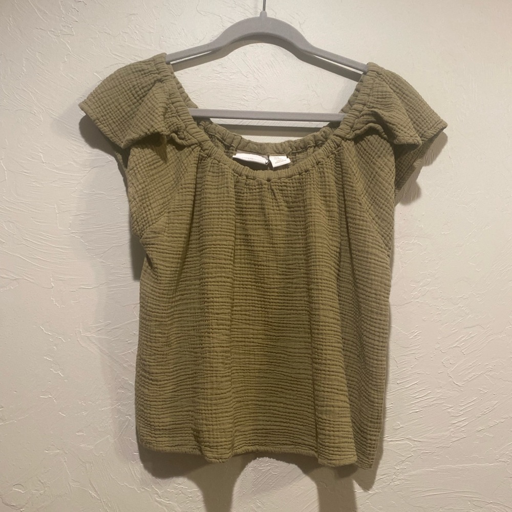 Cynthia Rowley, size medium muslin green shirt